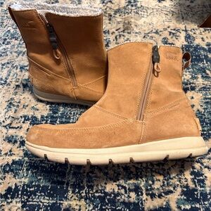 Sorel Women's Tan Suede Winter Boots